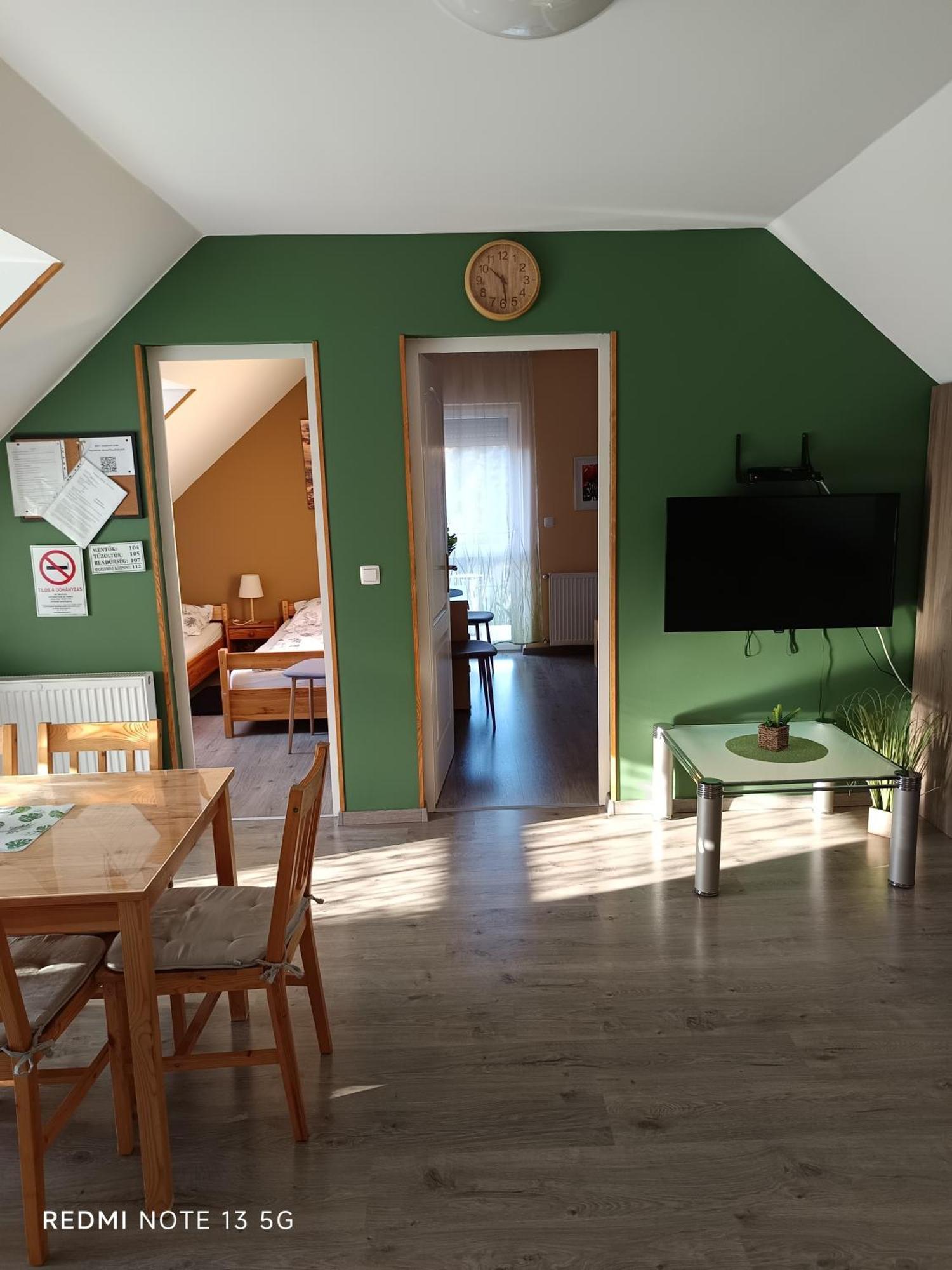 Zita Apartman Eger Luaran gambar